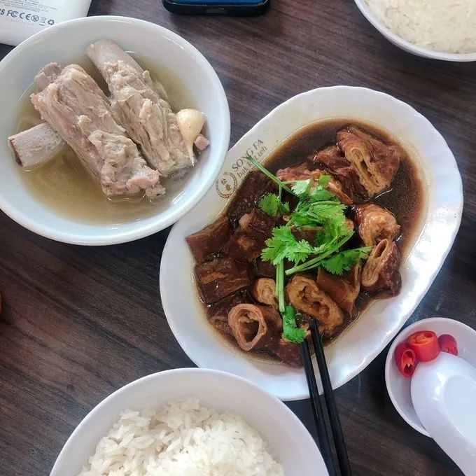 新加坡经济杂菜饭郭楠