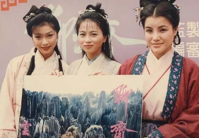 马蹄露这么多年在tvb拍过非常多经典的电视剧,包括黄日华版《天龙八部