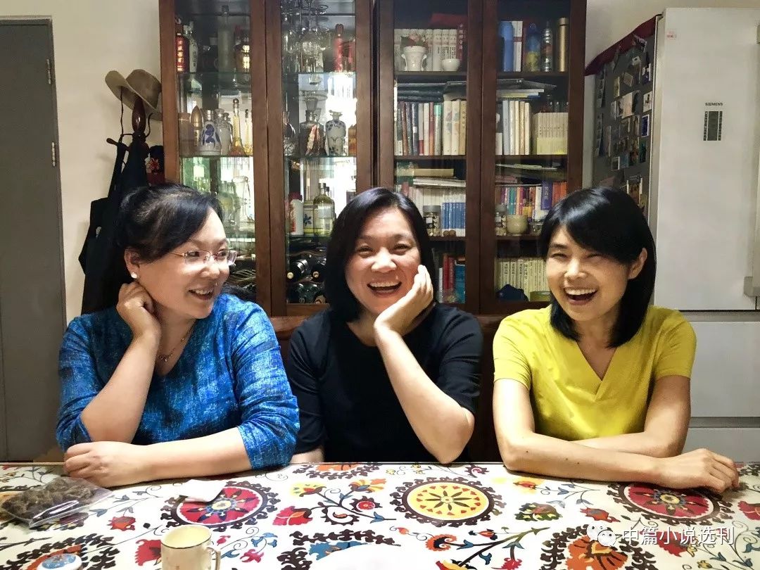 乔叶2019年与翟永明2019年北师大的晚间大课与同学黛安文坛的"女将"们