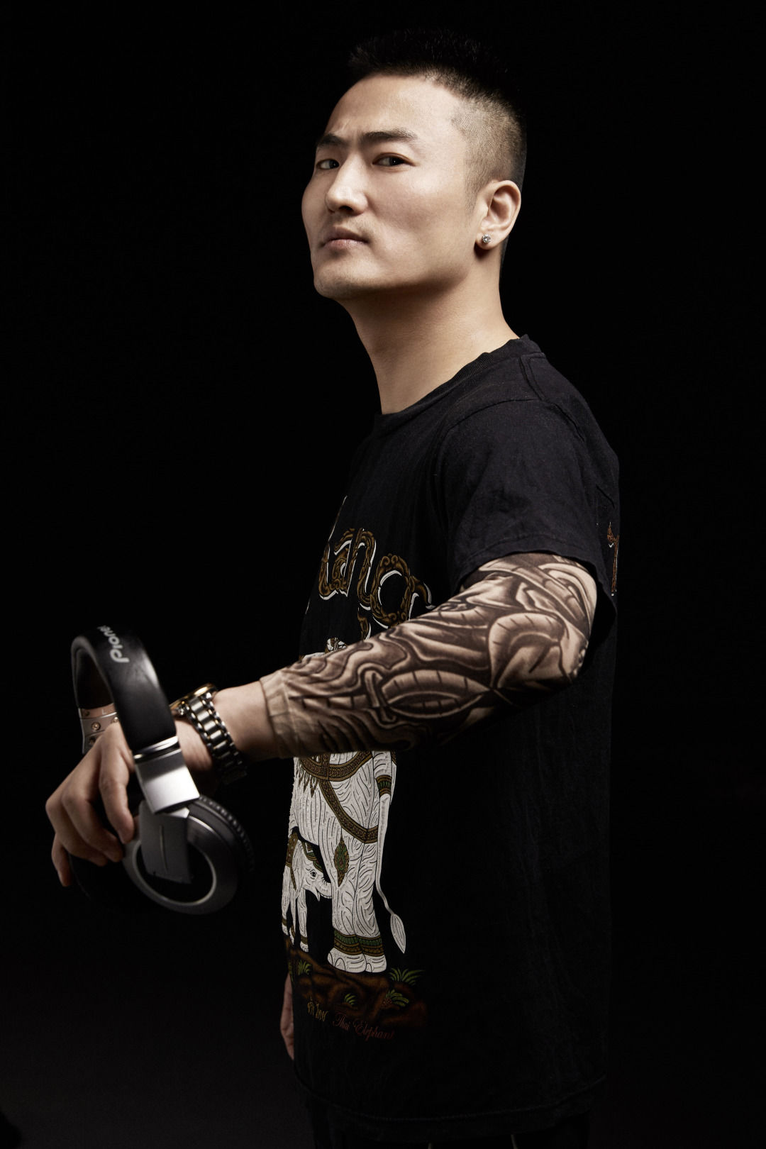 就在今晚madeinchinadjlingmcleo释放你积蓄已久的蹦迪capacity