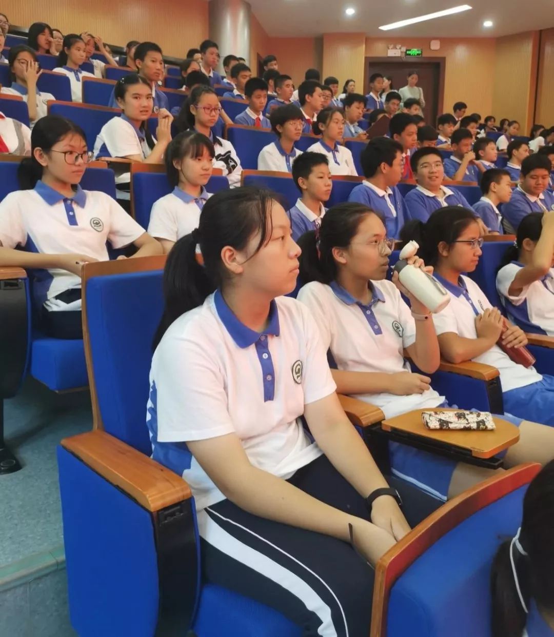 华侨城中学消防安全知识培训在行动