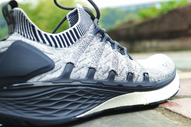 穿上小米运动鞋3你就是这条街最靓的崽帅气三连测