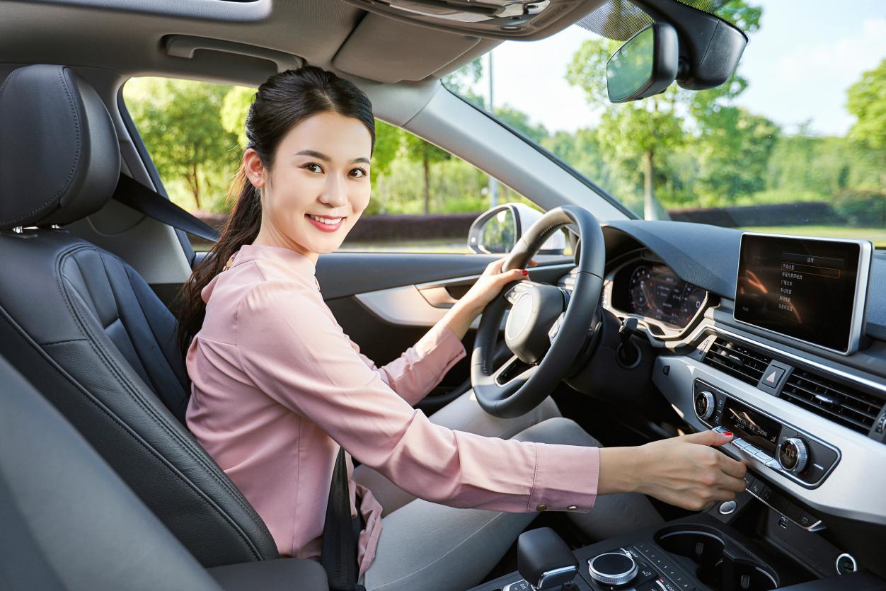 坐在副驾驶的女孩子最在乎的配置是什么?