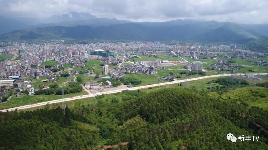 见证新中国70年巨变新丰县城展现与众不同的美