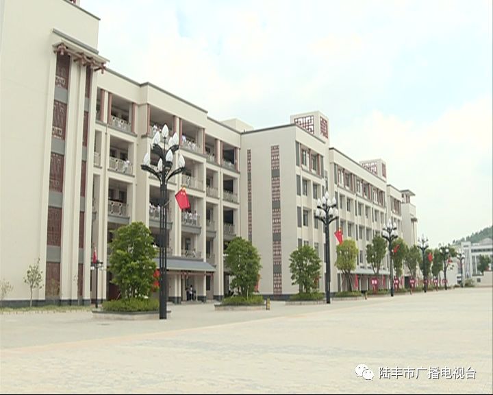 陆丰龙山中学新校区图片