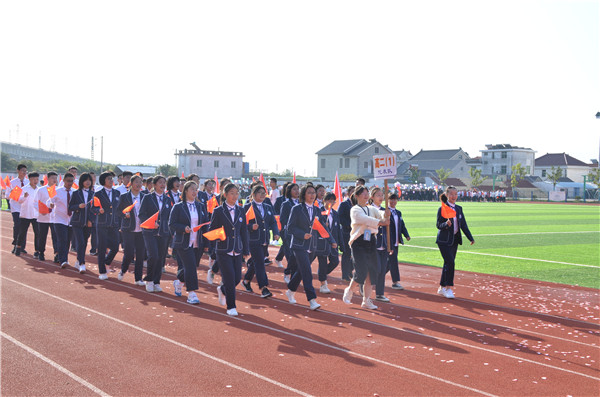 运动增强体质 迎接六十校庆  ——海安市立发中学举行第38届运动会 图7