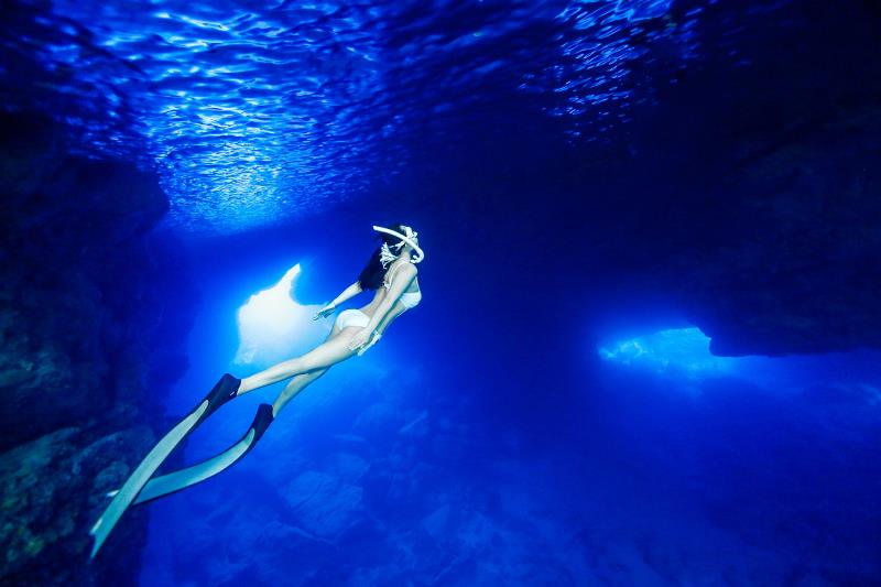 北马里亚纳群岛一贯的热带温度和温水使其成为浮潜爱好者或忠诚的潜水