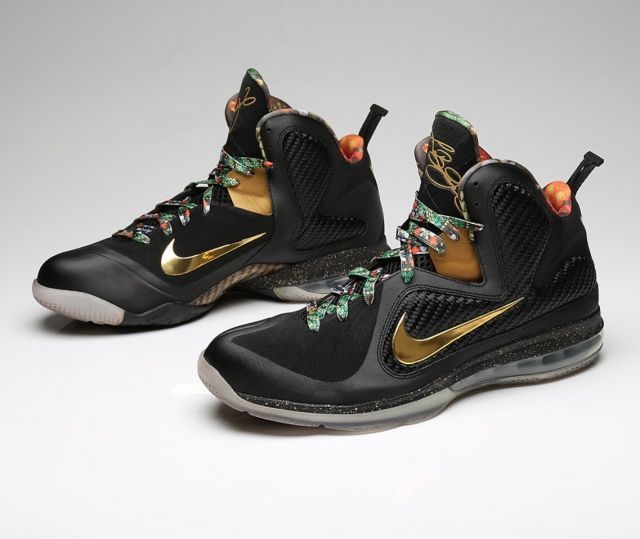 lebron系列背后的男人詹姆斯球鞋历史中