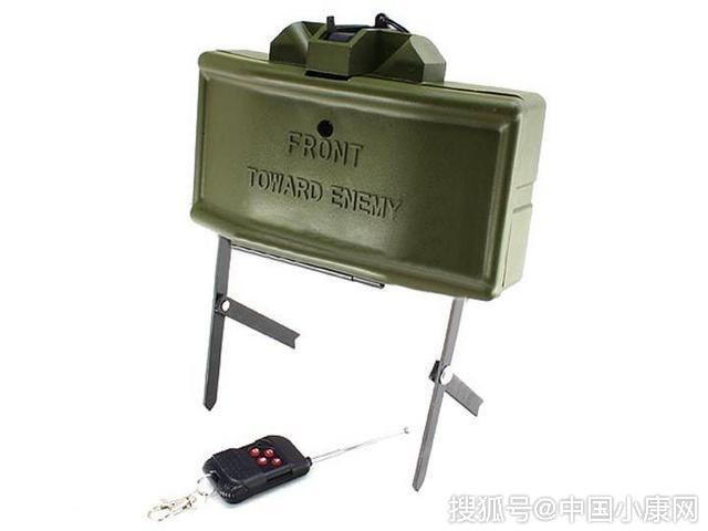 是大名鼎鼎的"阔剑地雷"了,这是第一款被军队正式列装的定向反步兵雷