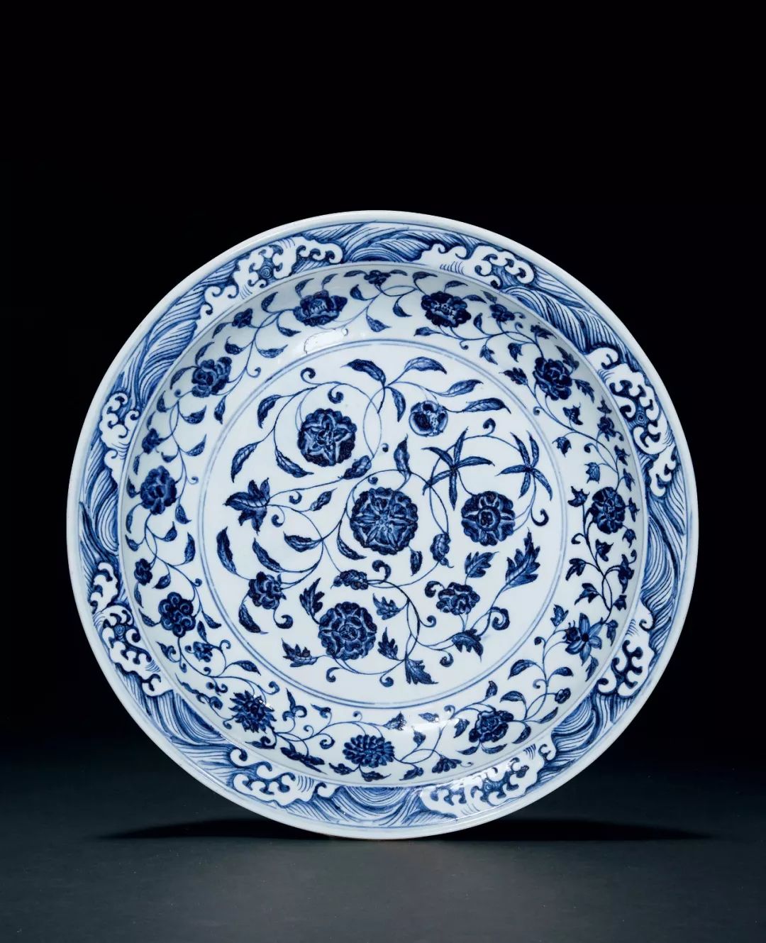 前方战报成化青花婴戏碗1300万港元成交香港保利玫茵堂及重要私人珍藏