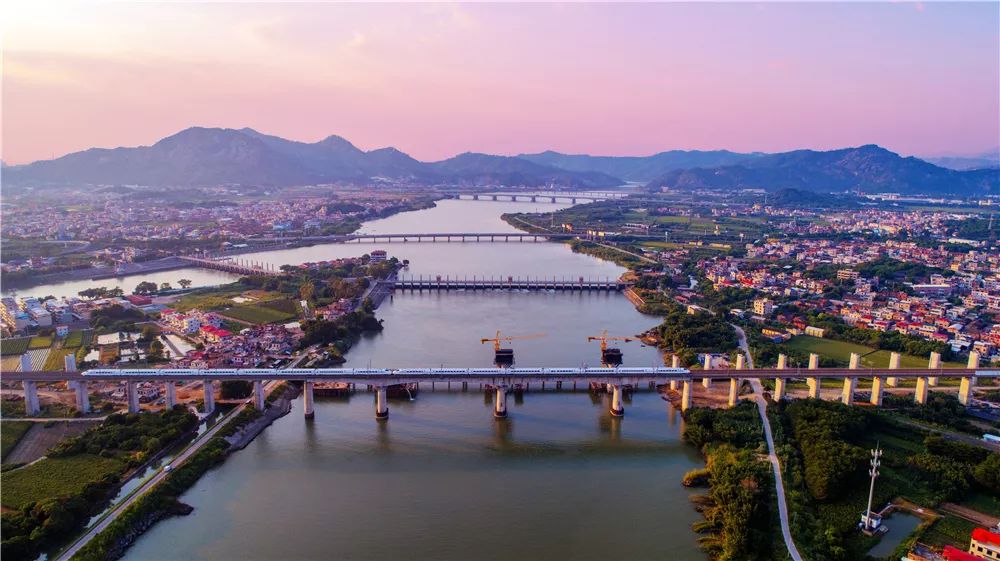 车过九龙江 海沧站:庄建华点亮芳华 海沧站:庄建华渴 海沧站:庄建华