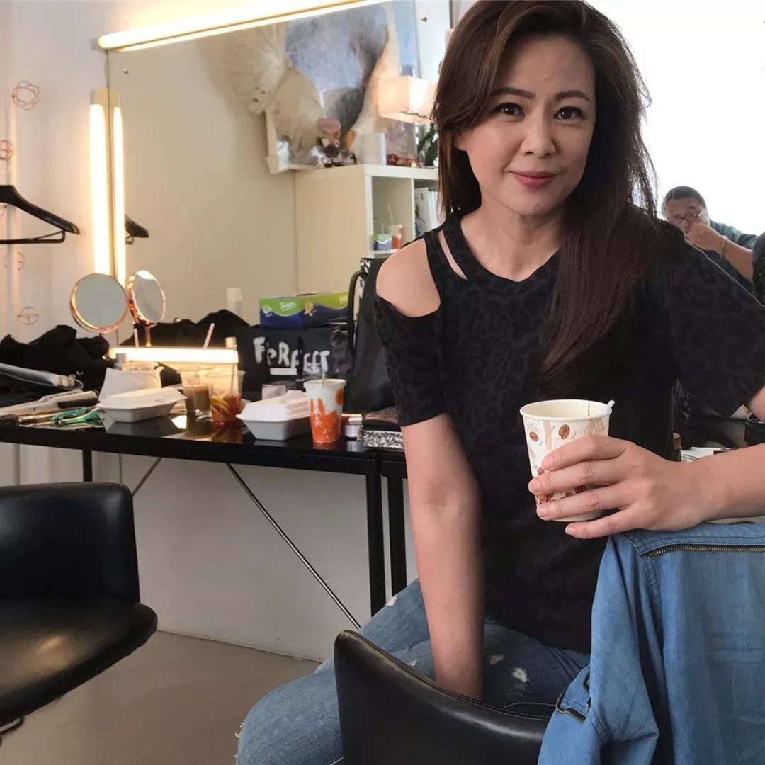 惨被父亲棒打鸳鸯王馨平重提与郑嘉颖当年分手真相