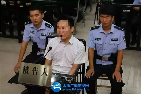 近日,县人民法院在审判大庭公开开庭审理了被告人朱