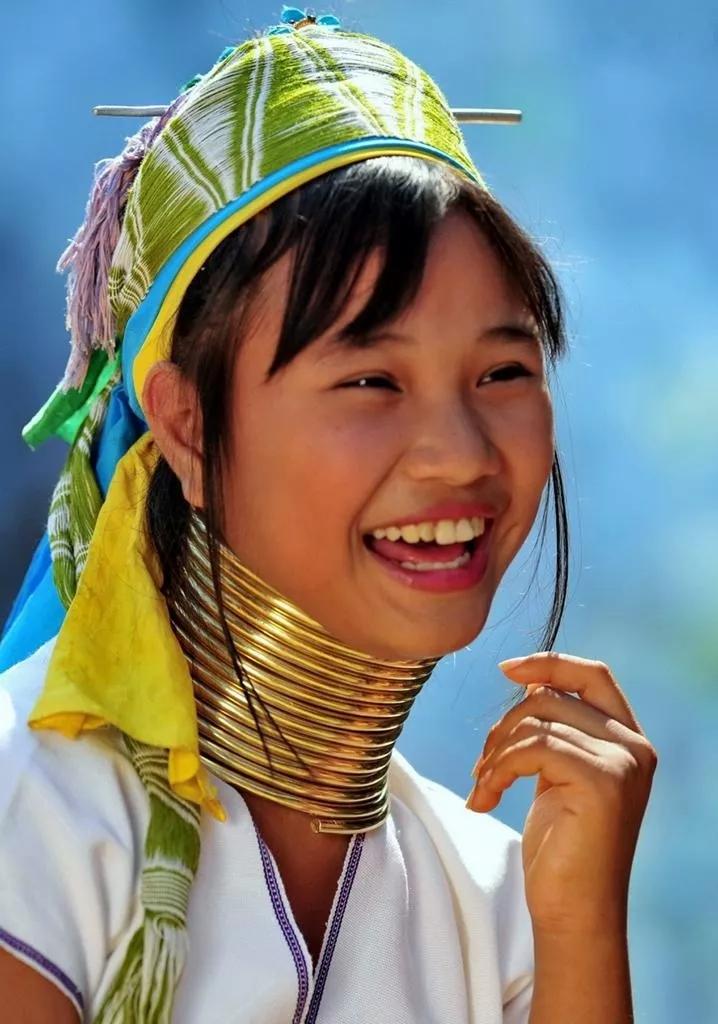 探秘长颈族▏沉重枷锁下的美丽