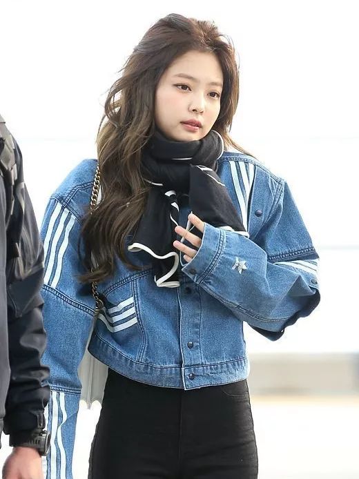 各位mm请注意女团风穿搭正火速向你逼近