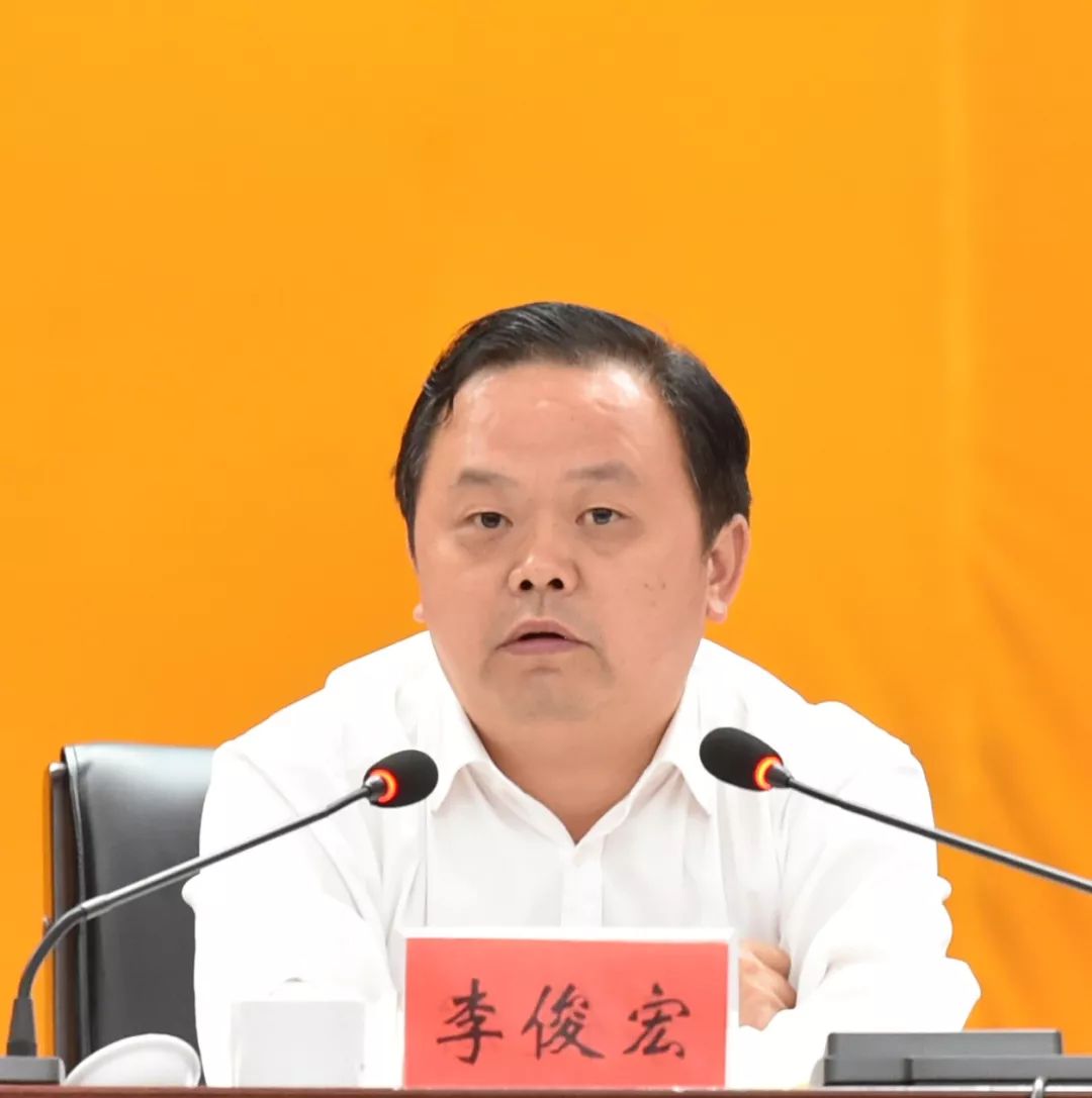 院长,县人民检察院检察长,贵州松桃经济开发区管委会班子成员参加会议