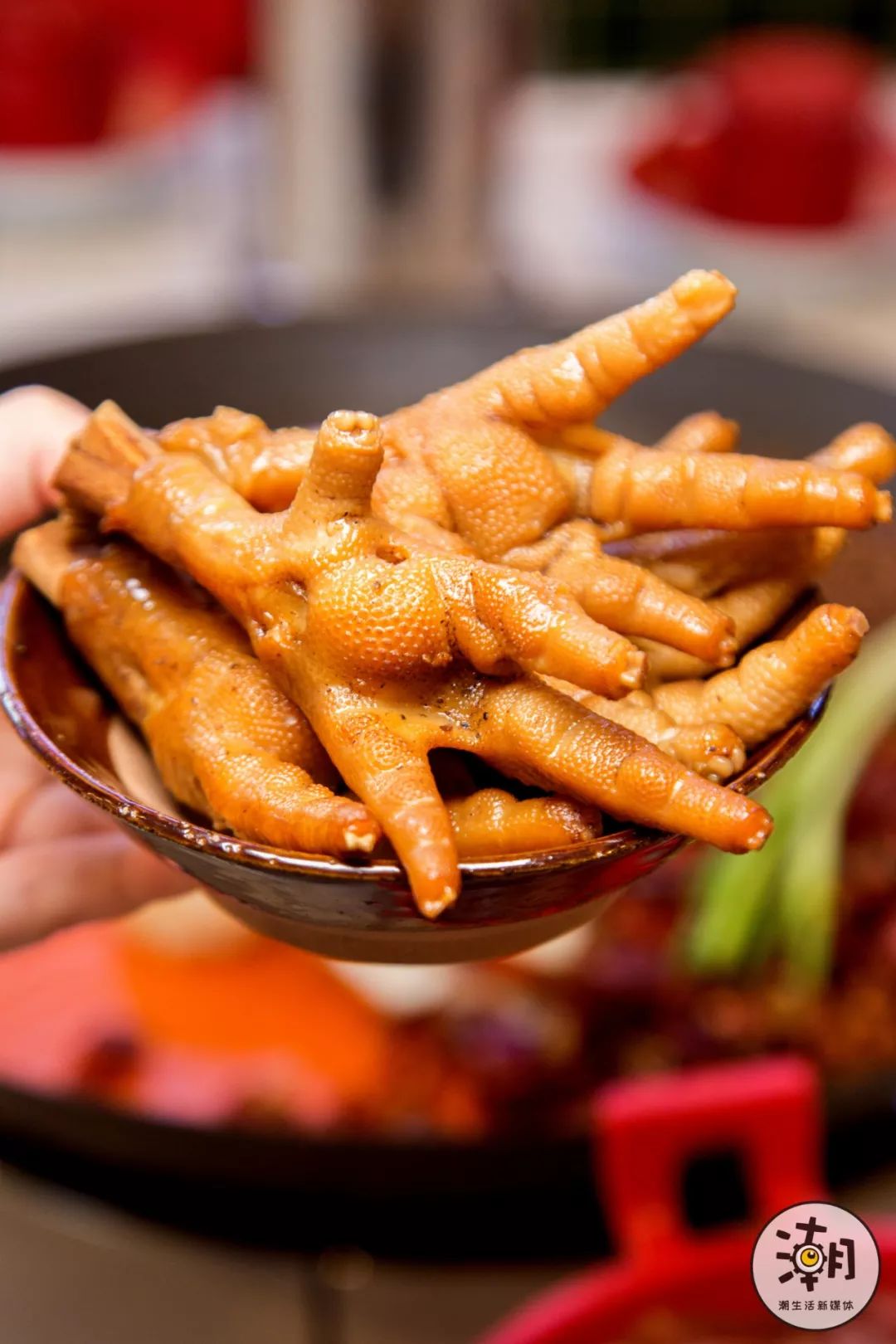 卤鸡爪煮软烂之后卤香和麻辣味双重刺激啃起来特别过瘾万物皆可油炸