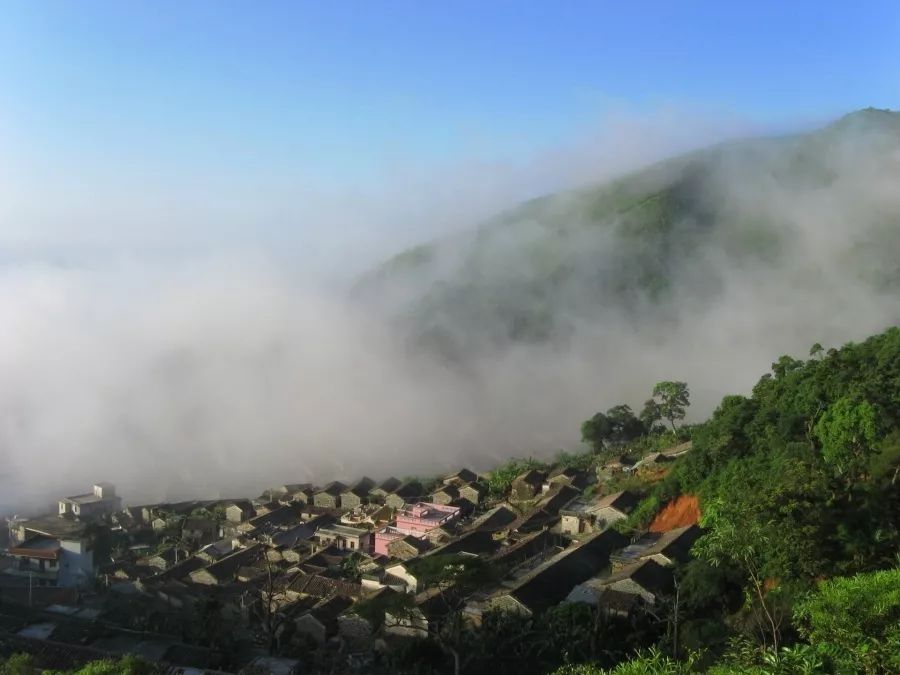 雷岭镇特色民居霞厝村