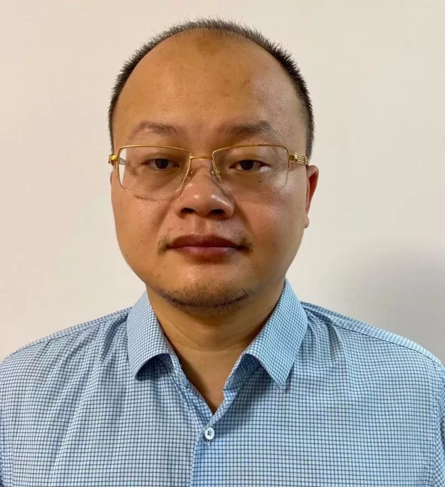 73朱宁一先生报告题目为《粉体超细研磨新趋势——干法卧式砂磨机》