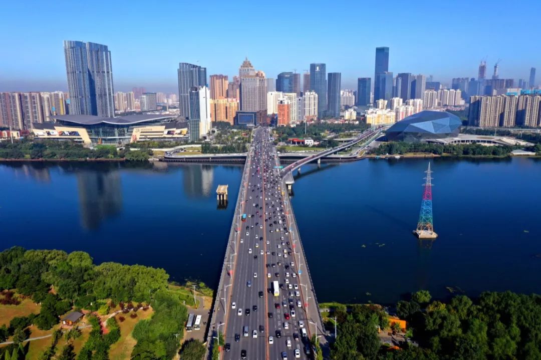 浑河桥地处沈阳的南大门,是连接沈阳市区与浑南新区的交通动脉,也是