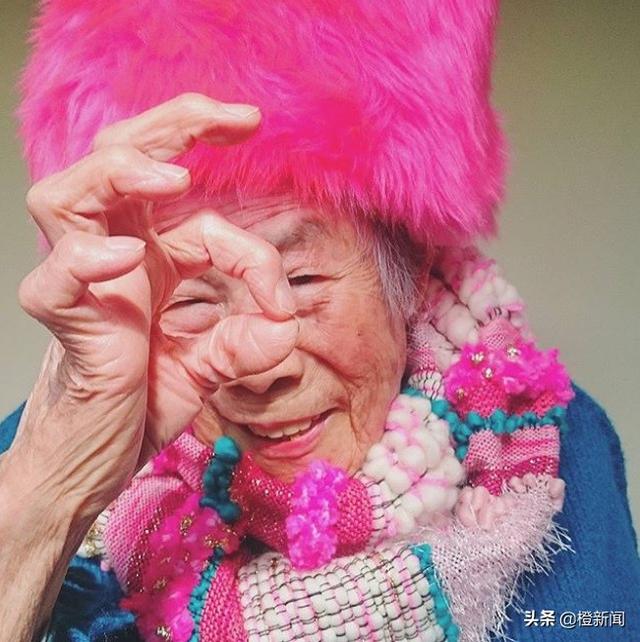 奶奶都可以做模特儿,而且完美突显设计青春与活力的感觉,青春无敌的美