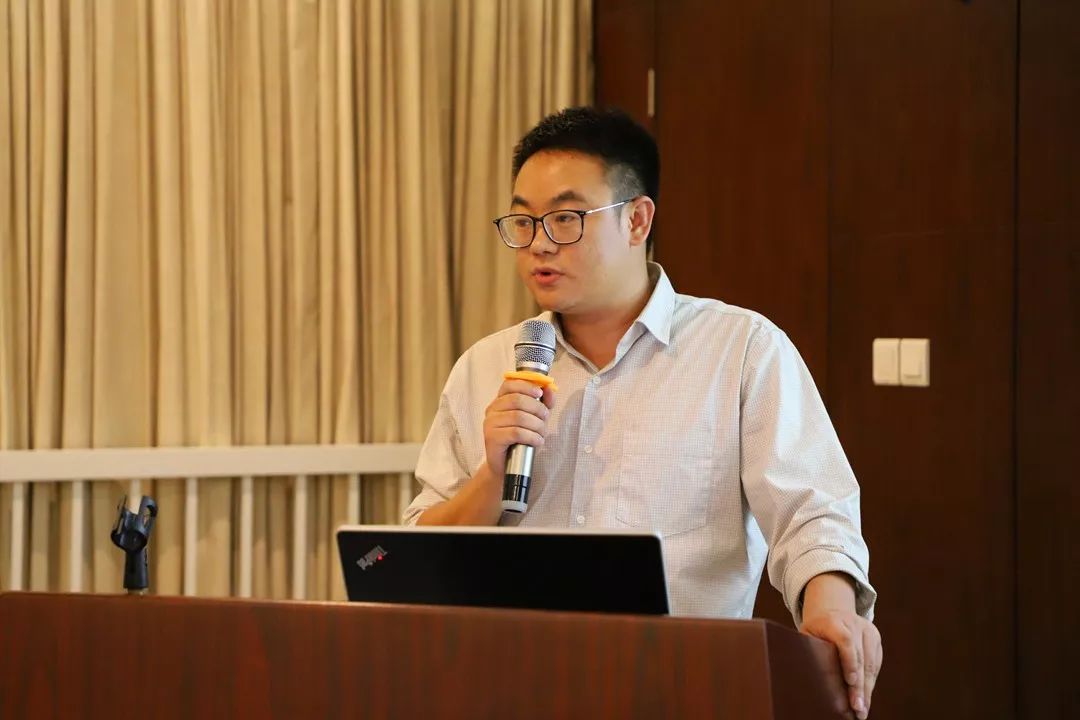 事业部负责人李勇单位代表:海南罗牛山畜牧公司副总经理谢红涛会上