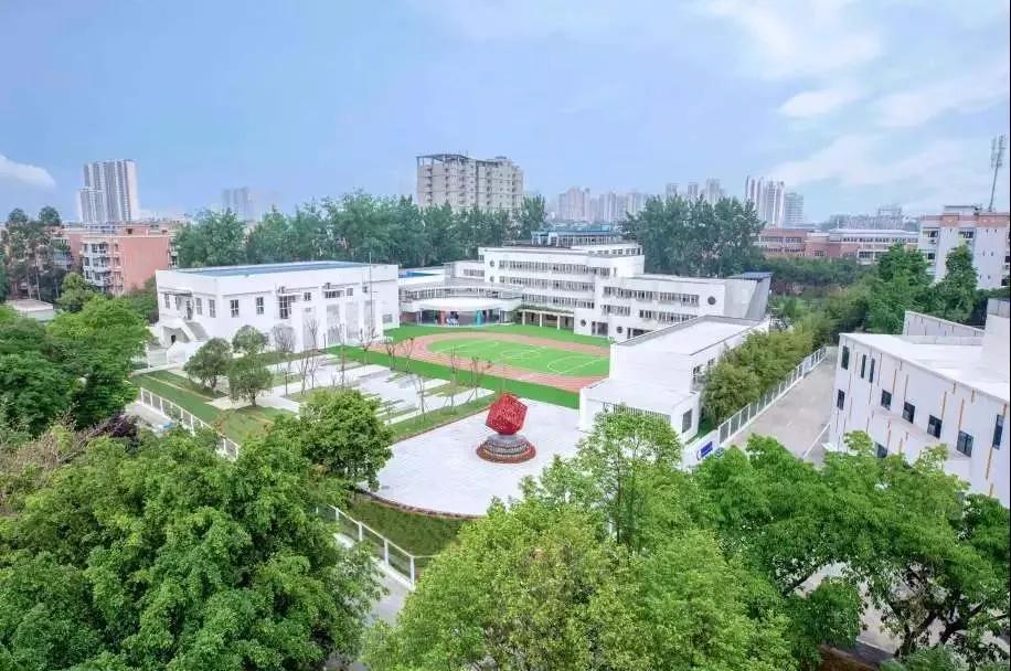走到新格林学校跟着袁老师的音乐课让耳朵去飞