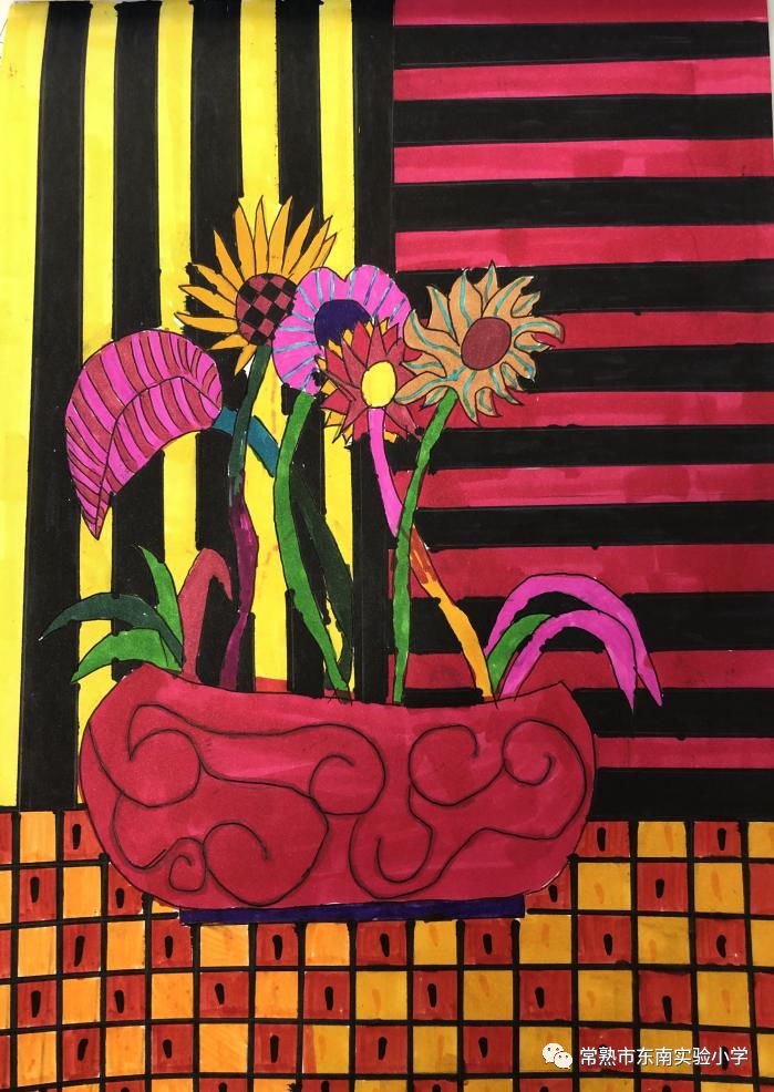 2016级2班 作品点评: 暖色在我们生活中随处可见,在这幅作品中小画家