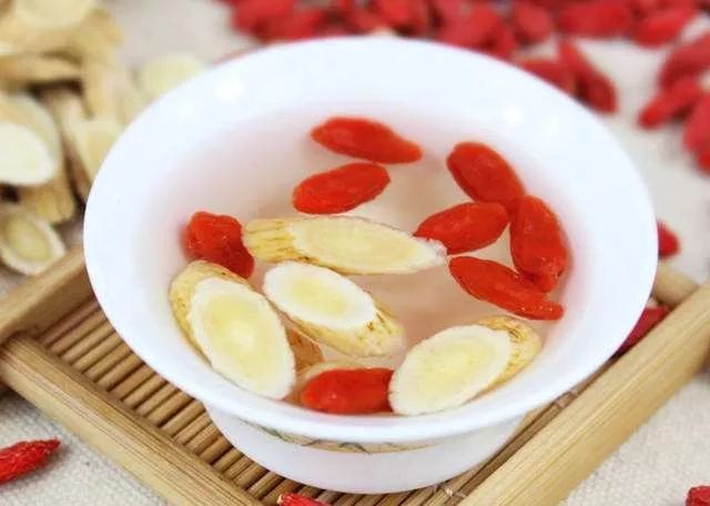 5喝4不喝黄芪泡水的正确方法每天喝1杯疾病都赶走超便宜