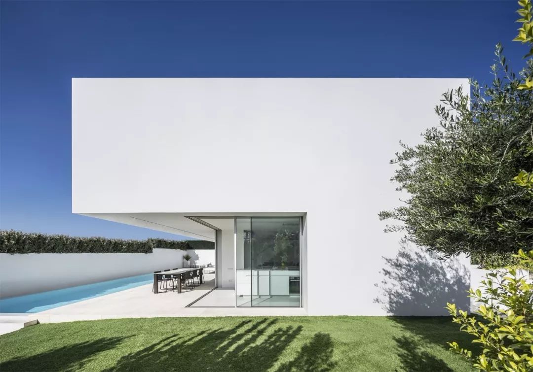 极简,极美_建筑事务所