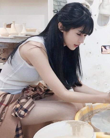 绝地求生:4am王欣深夜查房女主播,被粉丝当场抓获,练压枪?