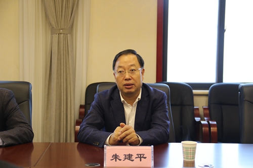 周至县委政法委书记朱建平督查法院扫黑除恶工作