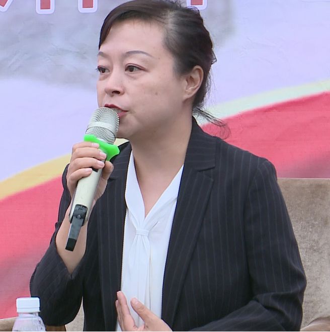 成都绿色食品产业功能区党工委副书记崔艳邛酒作为邛崃支柱产业之一的