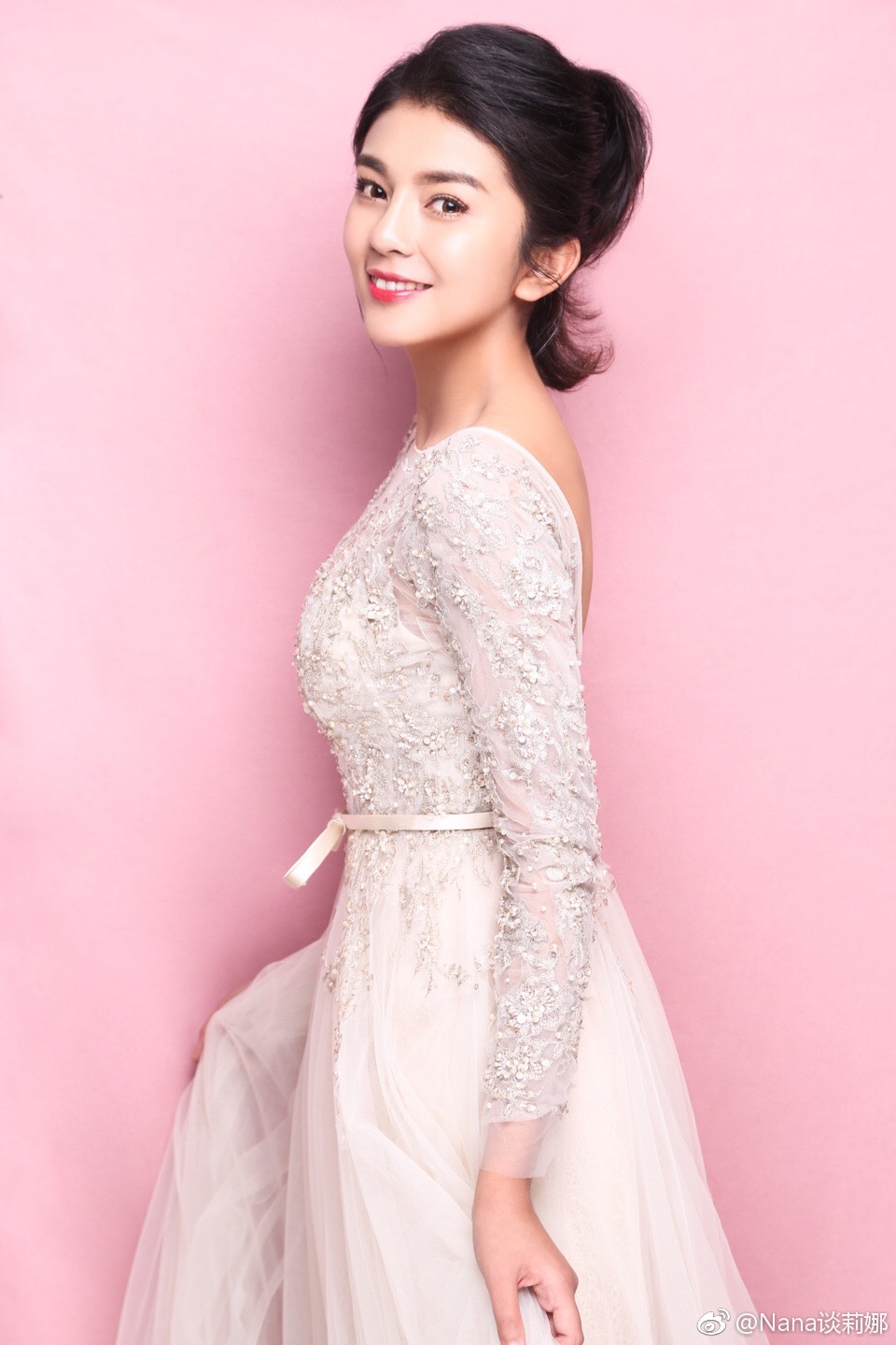 luckykila幸运吉拉携手谈莉娜呈现璀璨品牌形象尽情演绎珠宝魅力