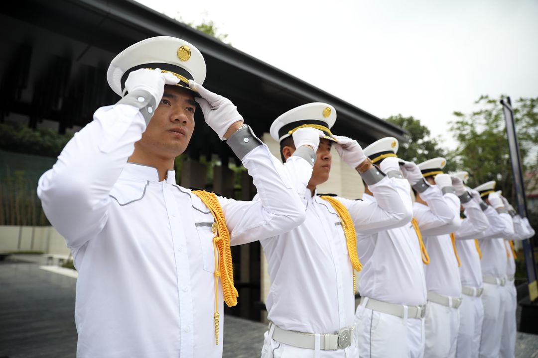 示范区美好生活服务标杆丨敬澜山_绅士