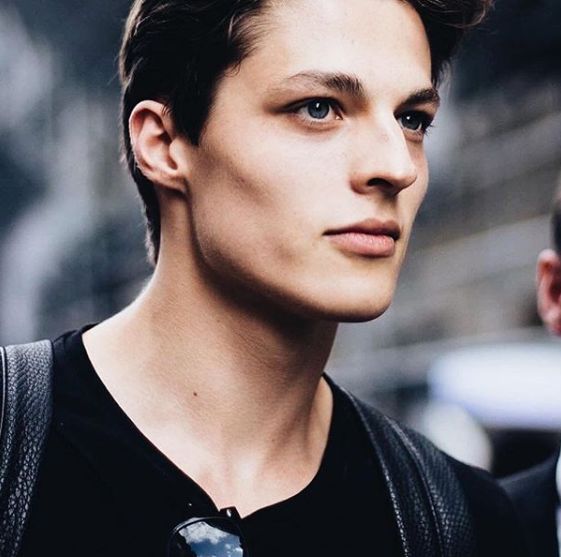 brodies scott人送外号"本山叔",美国人,1978年生,188cm.