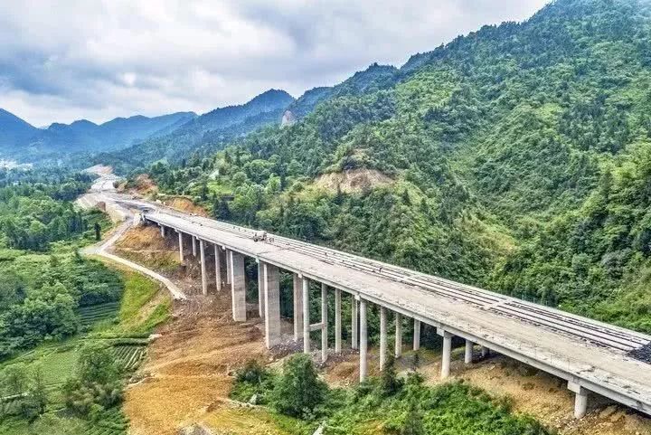 咸丰至利川高速线路已公布,快看有没有经过你家乡?_高速公路