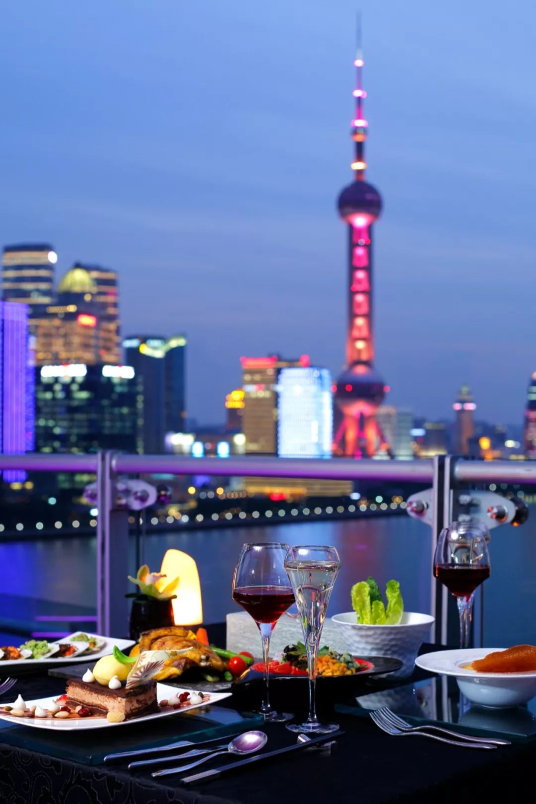 上海外滩江景餐厅图片