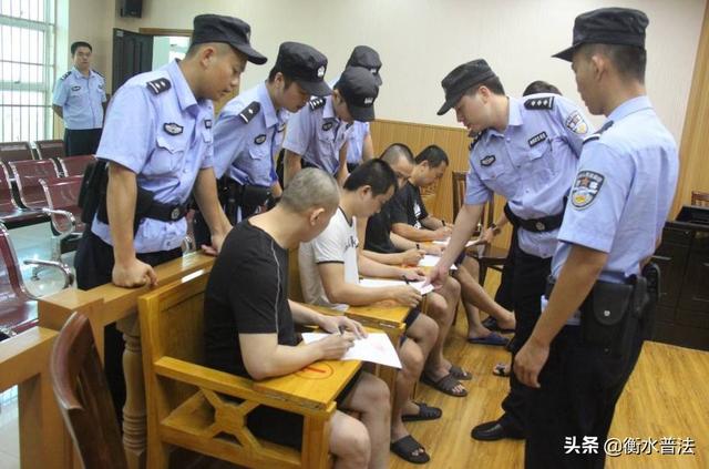 四名男子伪装保安擅自拖走豪车收取"劳务费" 这起涉恶案件判了!