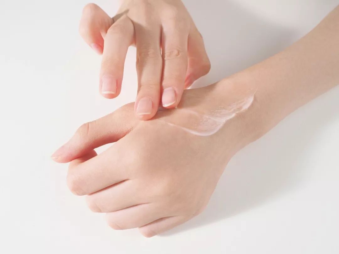 每天擦身体乳会体香吗(每天擦身体乳会体香吗女)