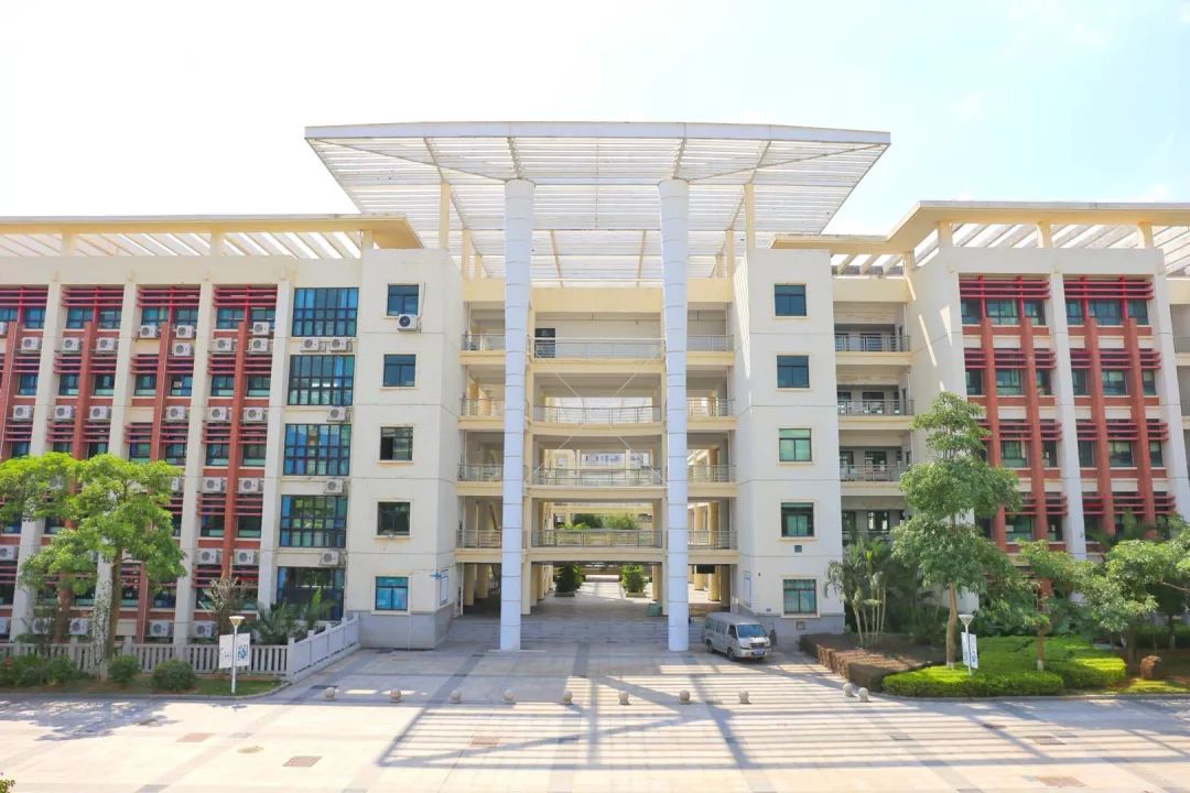 有一种骄傲叫做来自厦门双十中学你的青春是不是也是这么被喂胖的