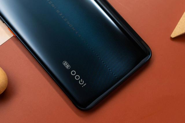 年度性价比最高最值得买的5g手机iqoopro5g版美图欣赏