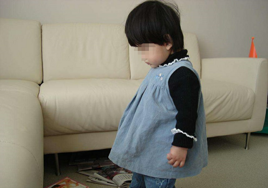 原创三岁前孩子脾气暴躁难管教?与其学很多知识,不如教会他这两件事