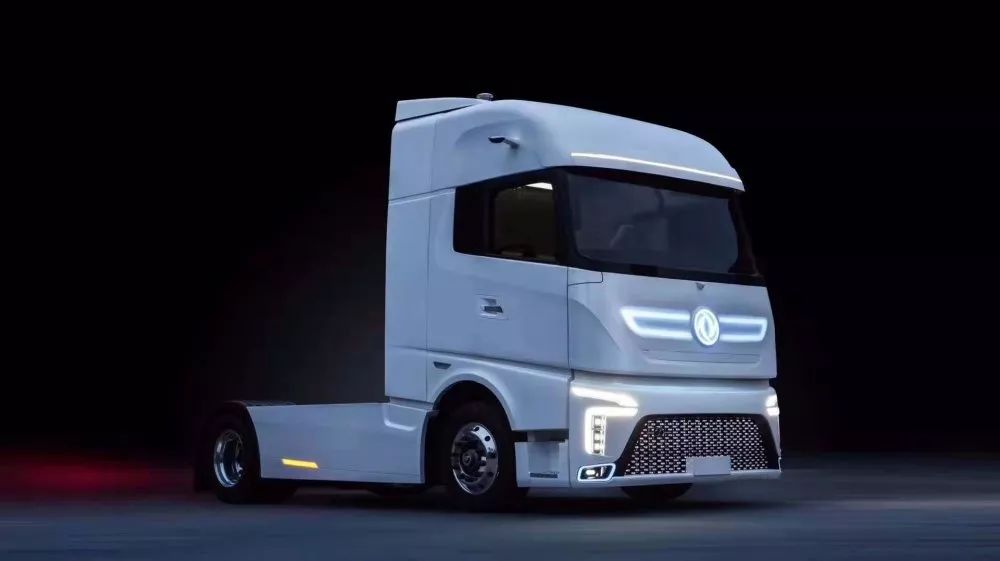 新一代天锦概念车在东风自主品牌第1800万辆下线暨东风商用车第600万