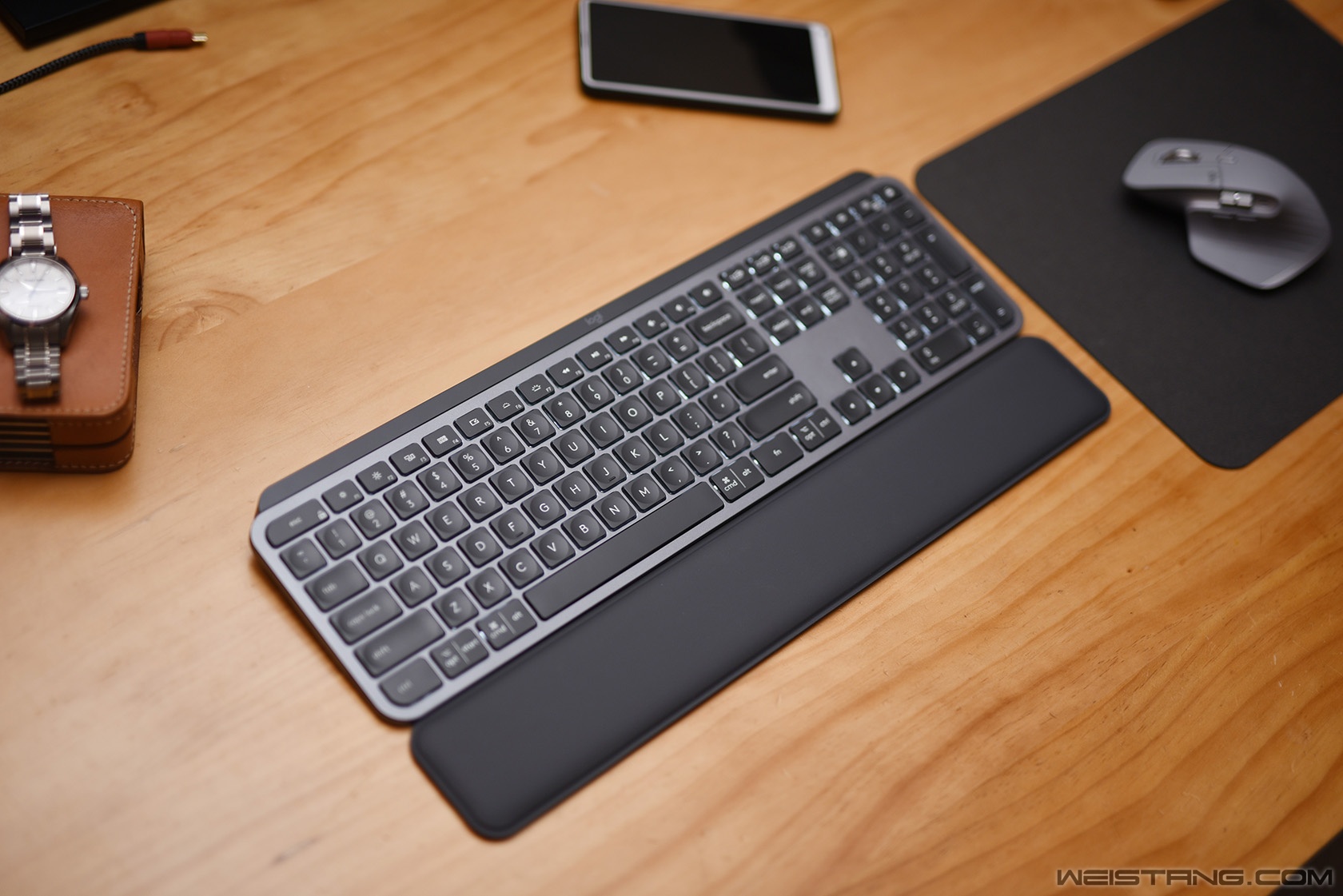 罗技mxkeys无线背光键盘评测