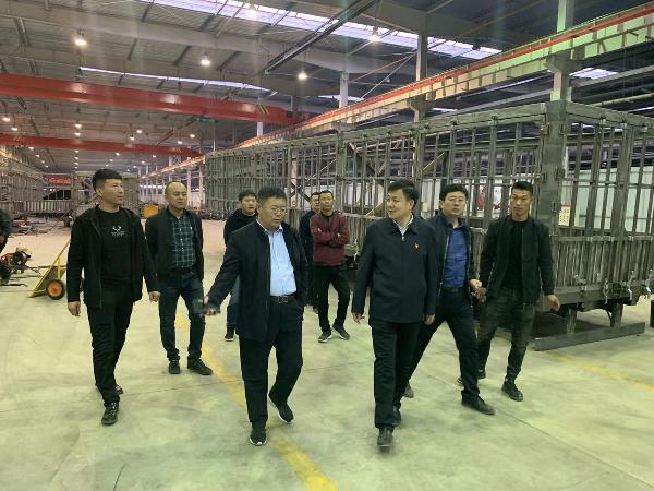 建华区委书记郭玉航结合不忘初心牢记使命主题教育深入基层进行调研