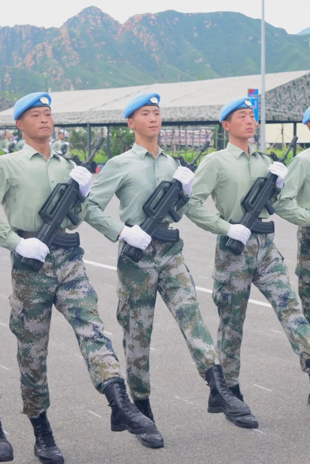 王安臣:阅兵维和部队方队里的洋县娃!_训练场