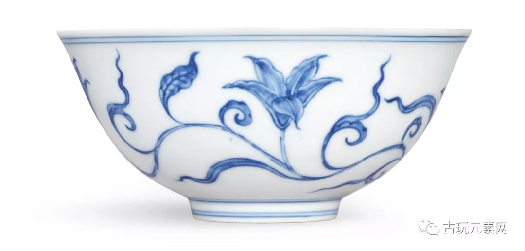 1002 明成化 青花萱草纹宫盌 《大明成化年制》款 估价 估价待询