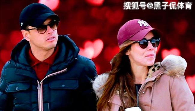 如今却成足坛顶级前锋,还追到4位漂亮女友_莎拉·科汉