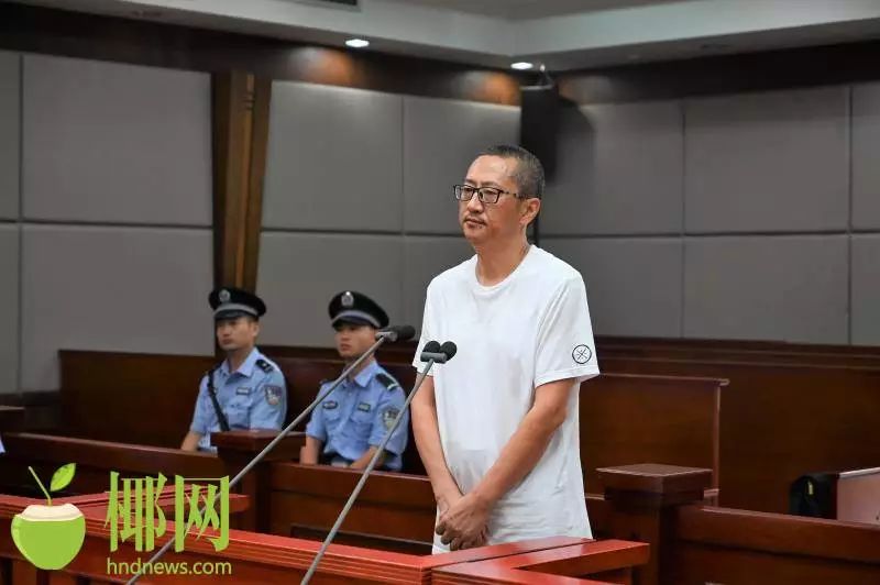 海口市人民检察院指控,2005年至2018年期间,被告人朱毅利用其担任海南